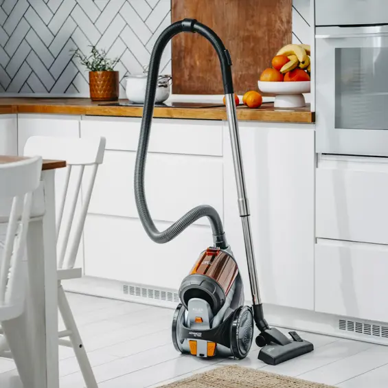 Adler AD 7065 ciklonski usisavač bez vrećice 700 W