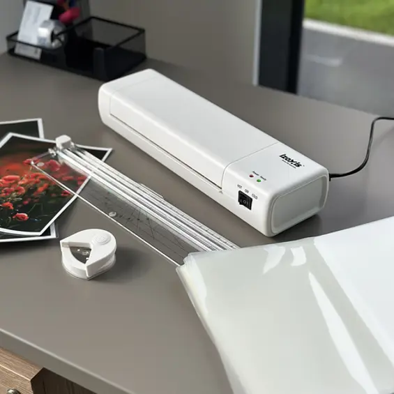 IZOXIS 4u1 A4 laminator 500W s rezačem i 60 folija za plastificiranje