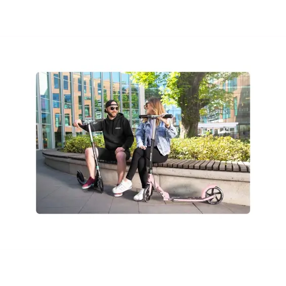 Soke City romobil crno-ružičasti – lagani gradski romobil za djecu i mlade